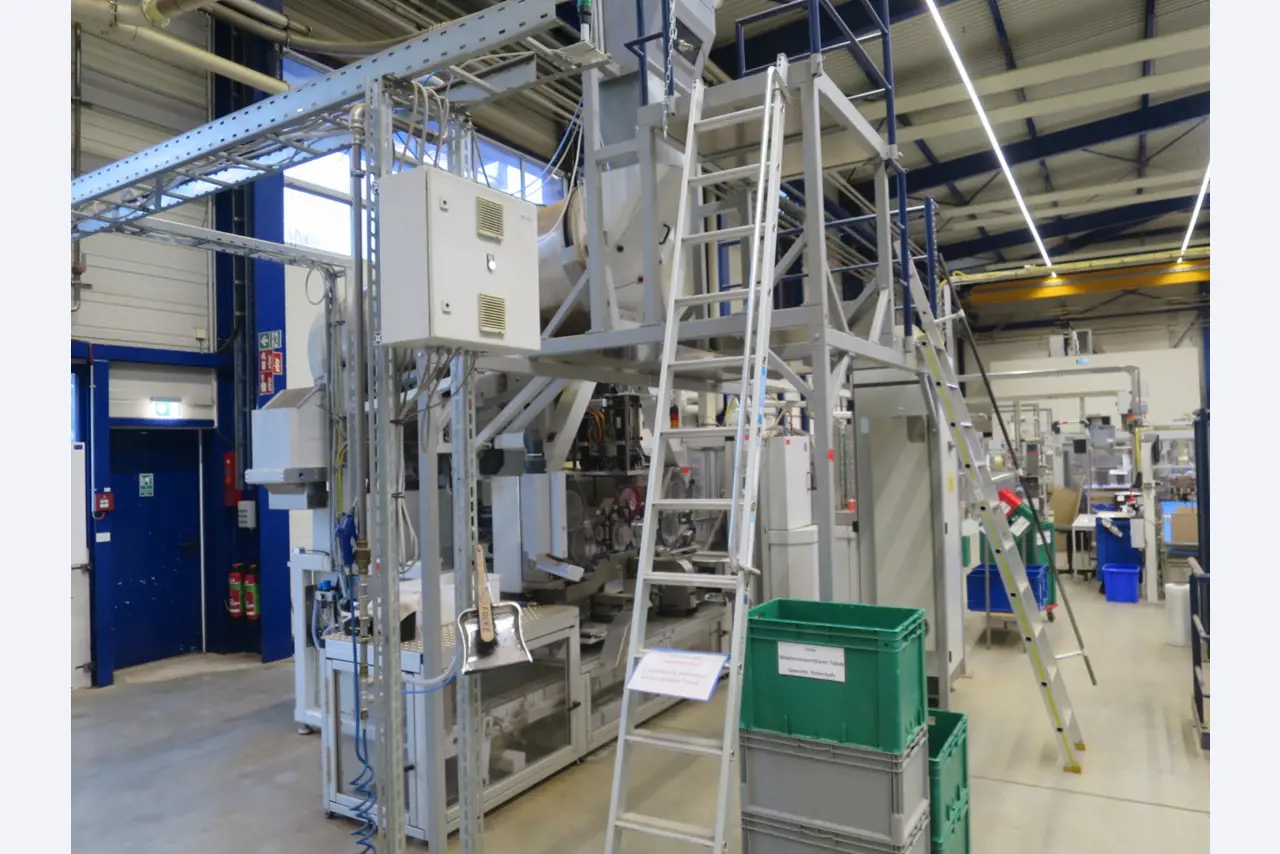 Machines pour la fabrication de cigarettes-24