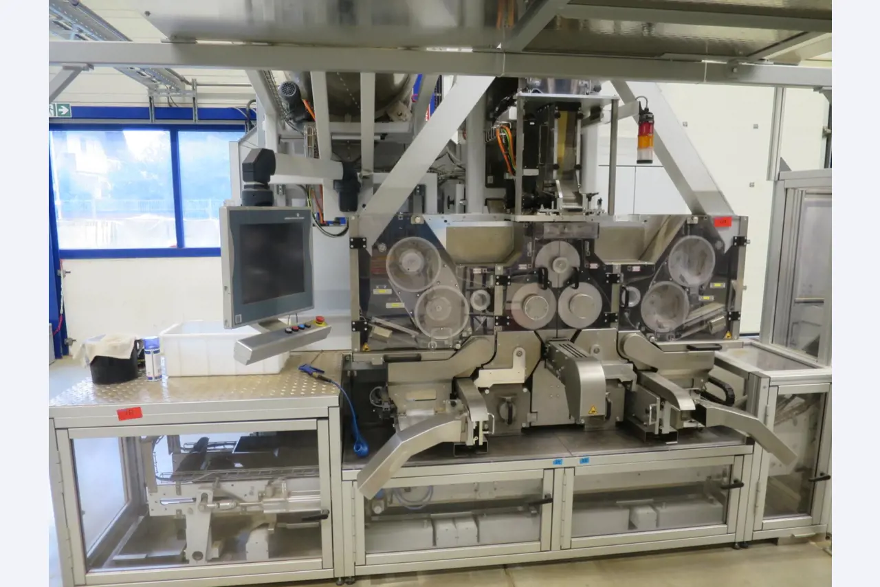 Machines pour la fabrication de cigarettes-26