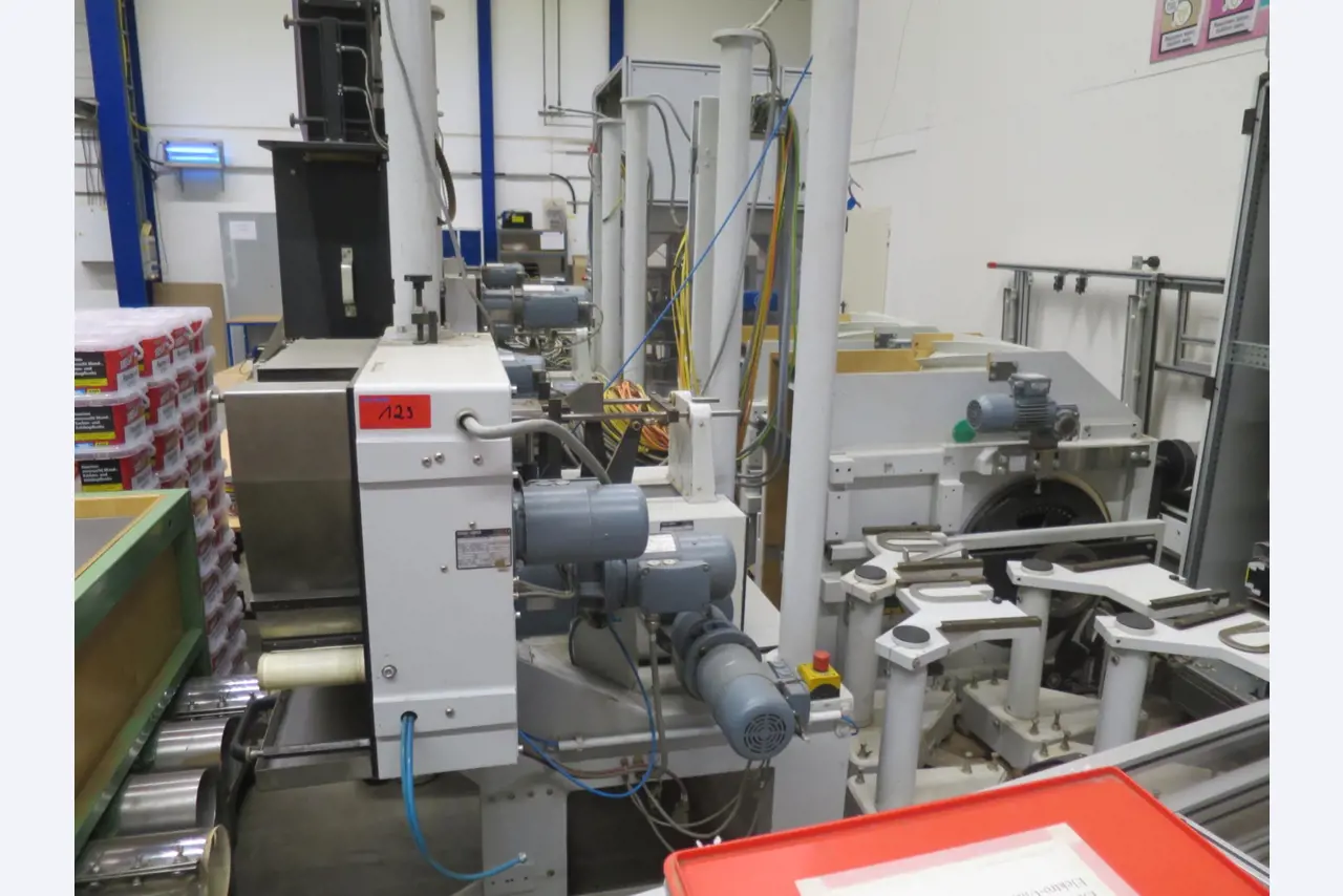 Machines pour la fabrication de cigarettes-8