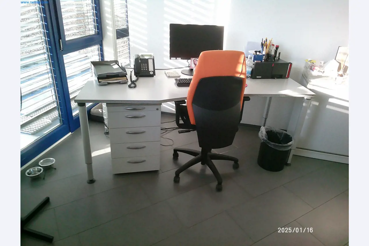 Machines for the production of cigarettes-4