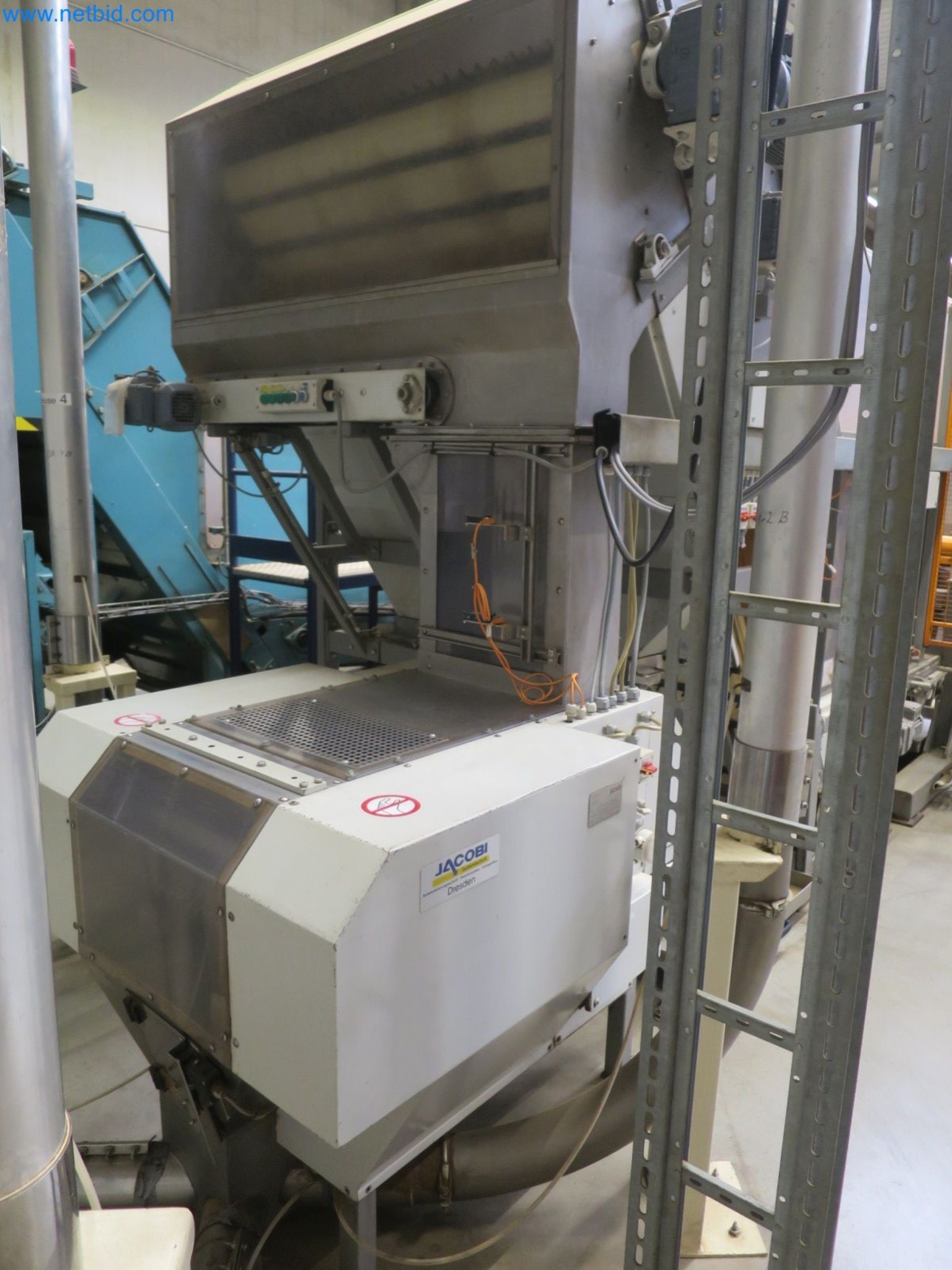 Machines for the production of cigarettes-6