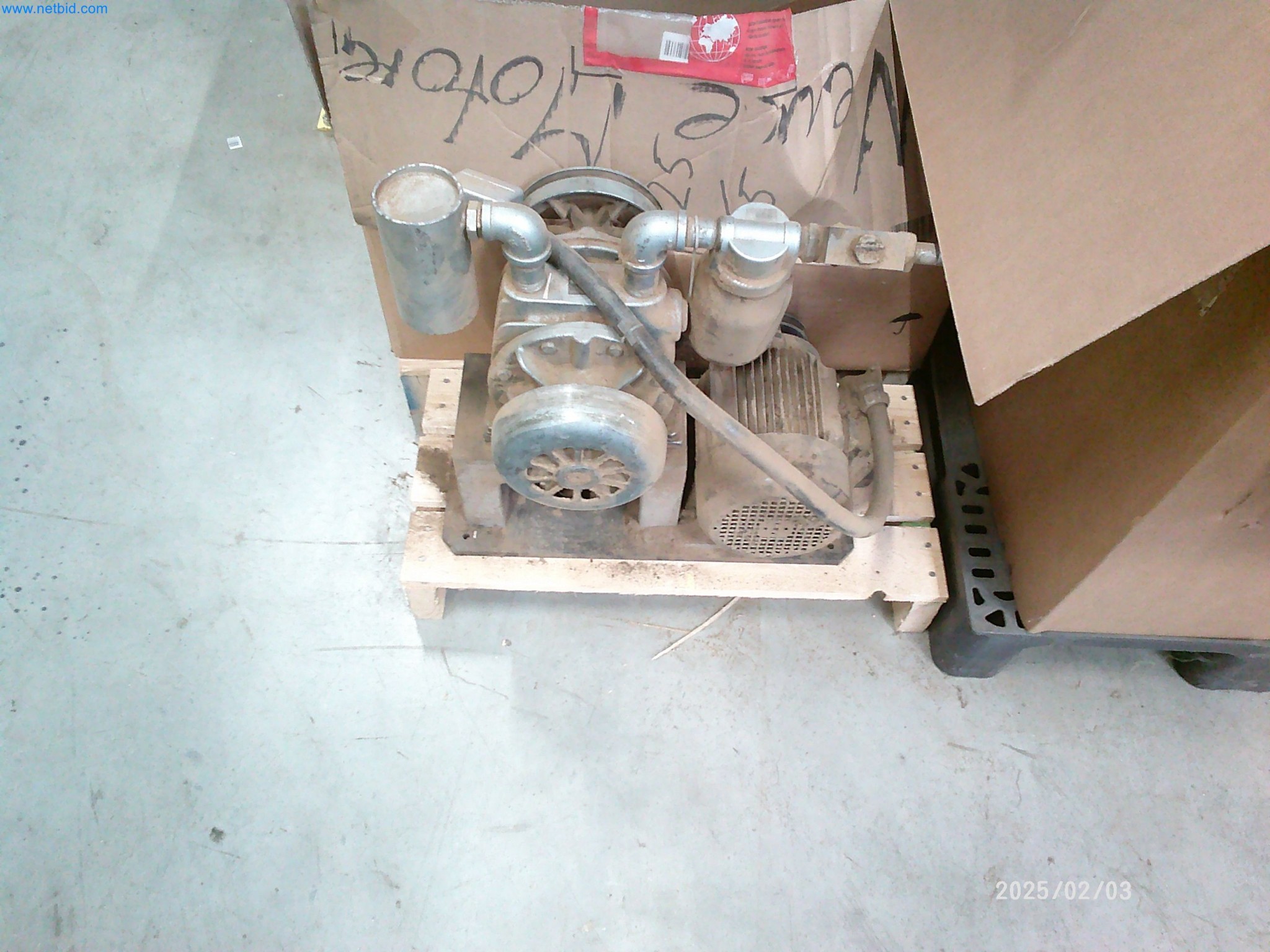 Machines for the production of cigarettes-2