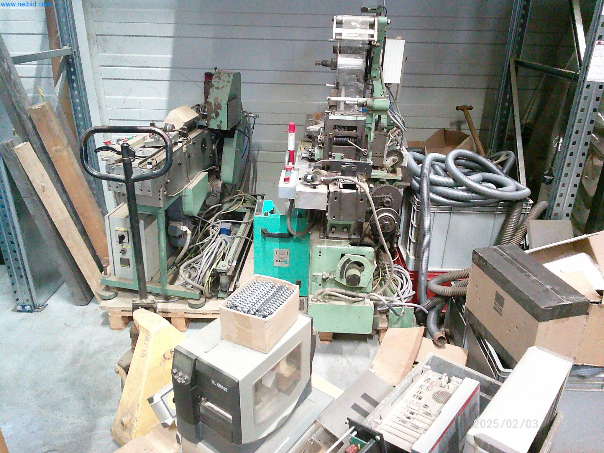 Machines for the production of cigarettes-3