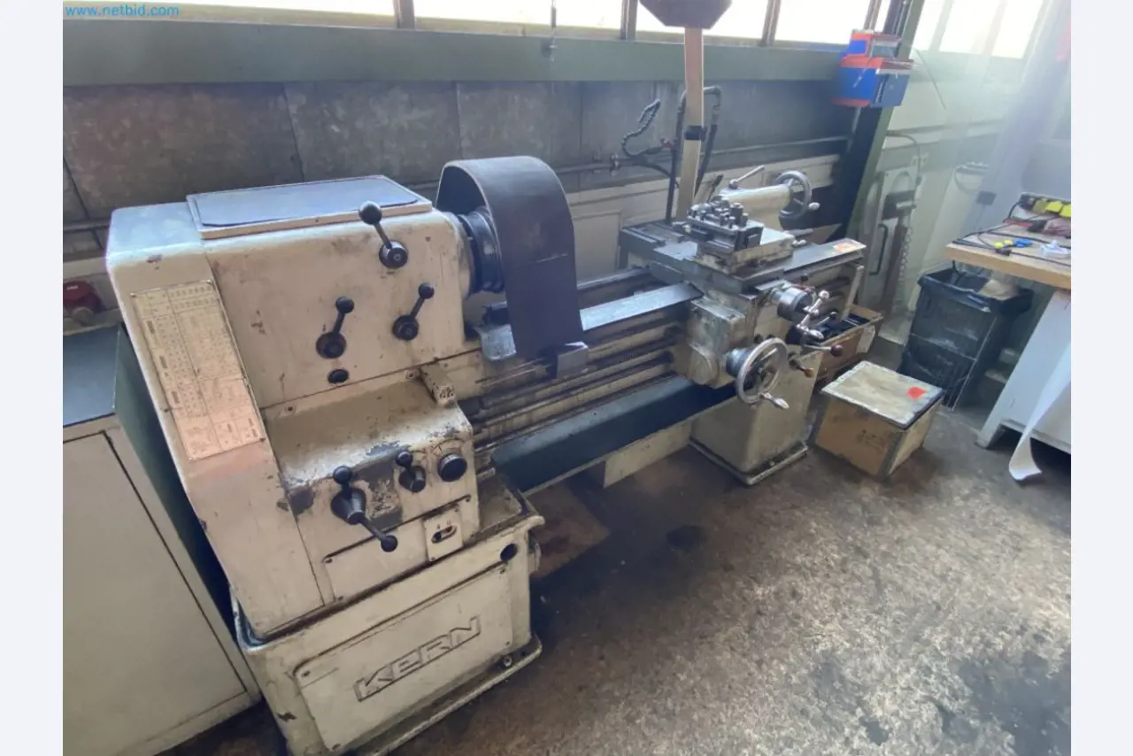 Goed onderhouden machines uit de speciale automatiseringsmachinebouwsector-3