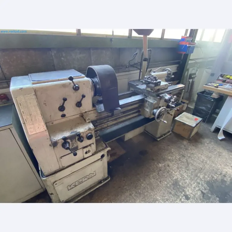 Goed onderhouden machines uit de speciale automatiseringsmachinebouwsector-3