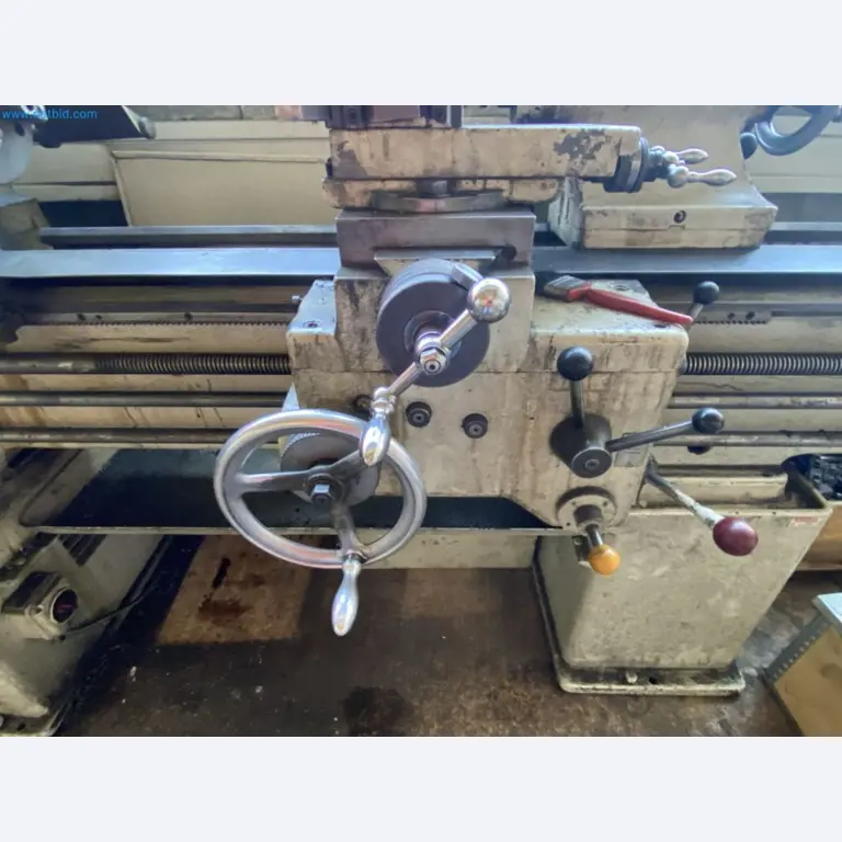 Goed onderhouden machines uit de speciale automatiseringsmachinebouwsector-6