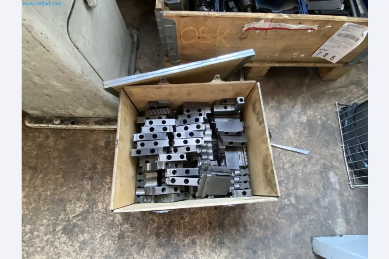 Goed onderhouden machines uit de speciale automatiseringsmachinebouwsector-7