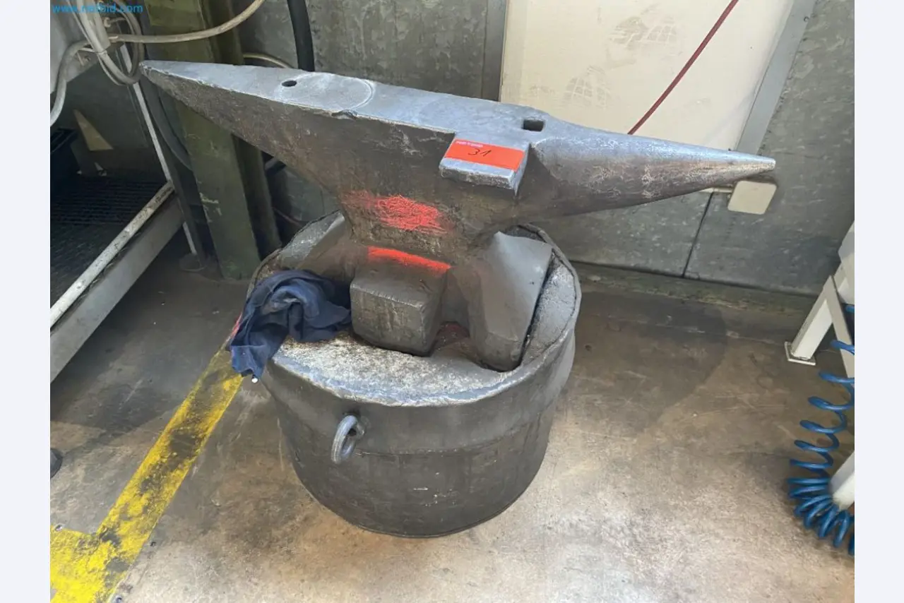 Máquinas bien mantenidas del sector de la construcción de maquinaria especial para automatización-1