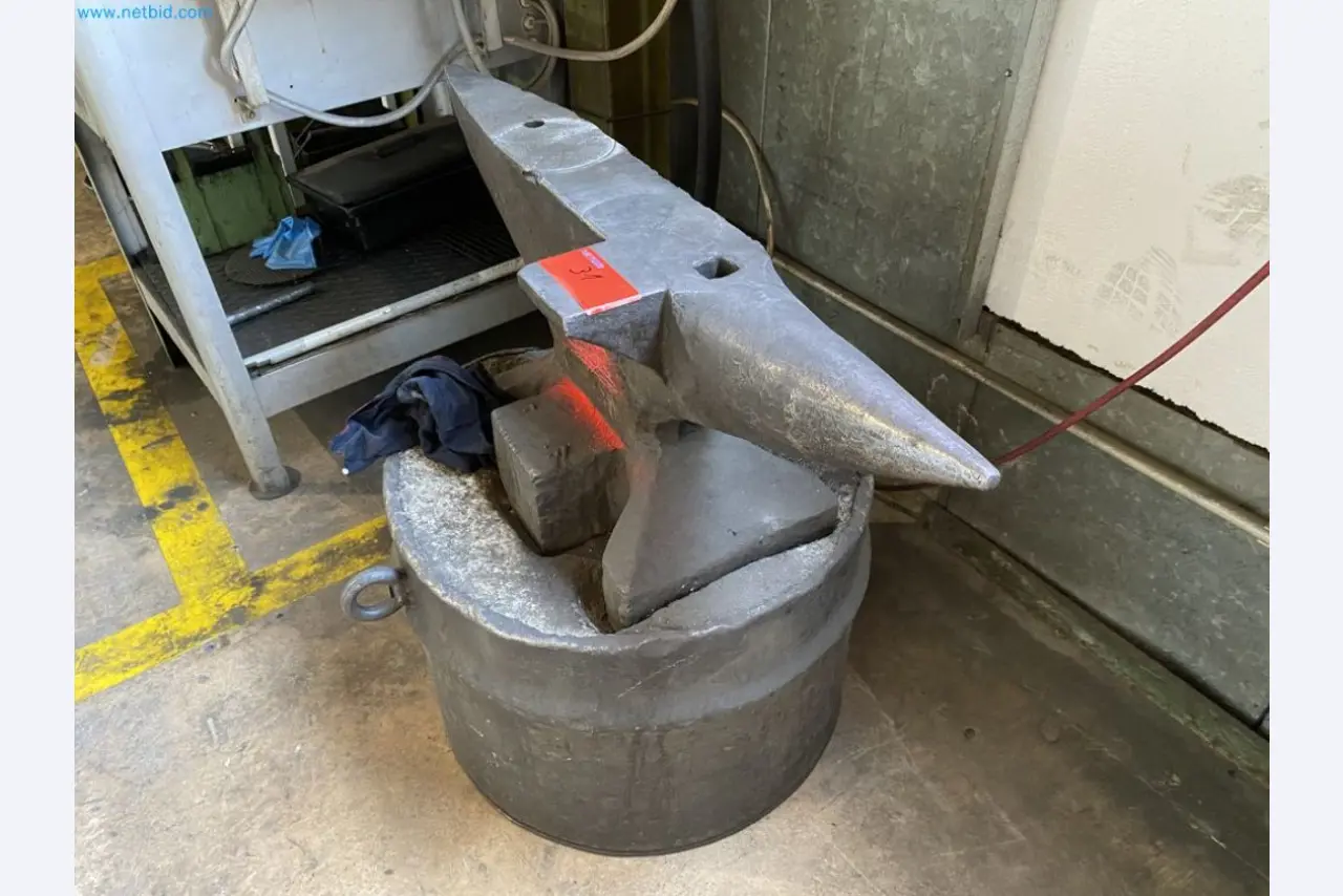 Máquinas bien mantenidas del sector de la construcción de maquinaria especial para automatización-2