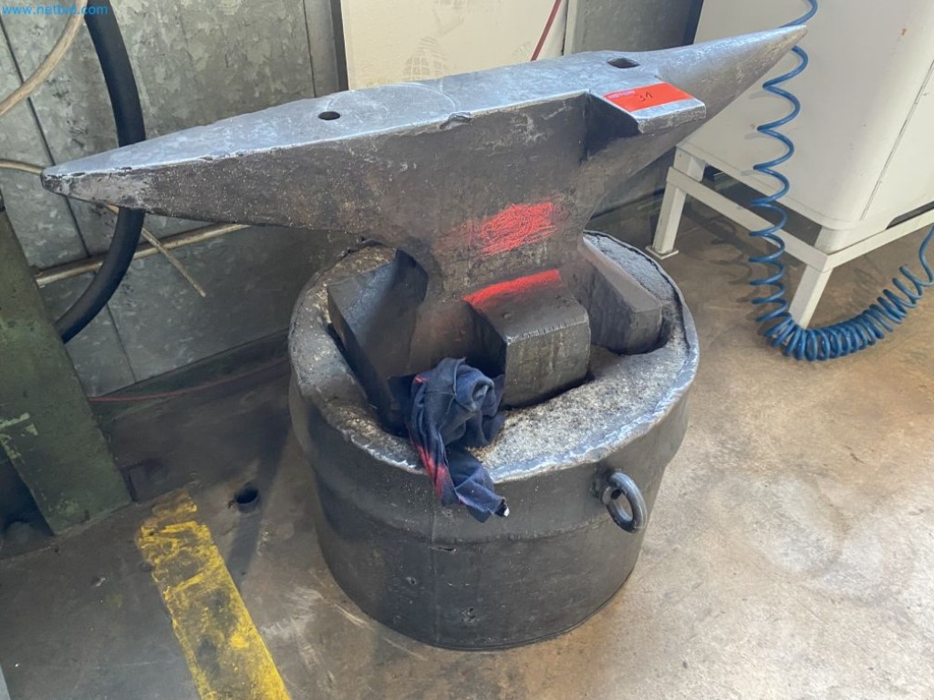 Máquinas bien mantenidas del sector de la construcción de maquinaria especial para automatización-3