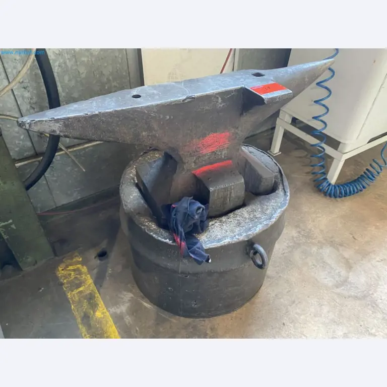 Máquinas bien mantenidas del sector de la construcción de maquinaria especial para automatización-3