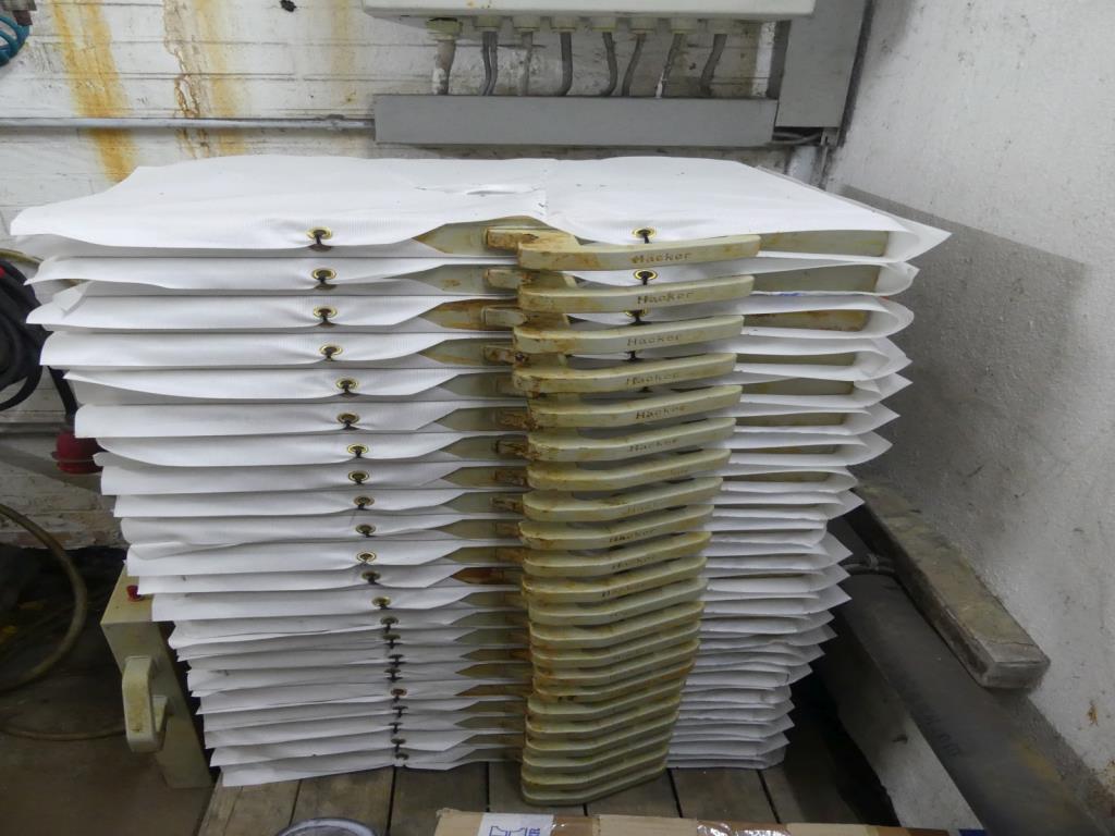 Maquinaria y accesorios de una antigua imprenta de huecograbado-19