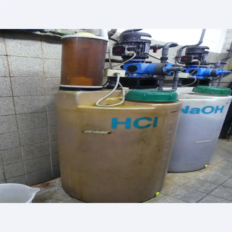 Equipement mécanique et accessoires d'une ancienne imprimerie en héliogravure-7