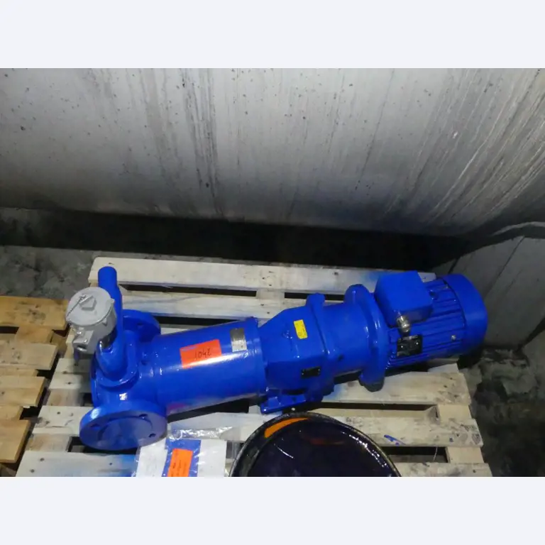 Equipement mécanique et accessoires d'une ancienne imprimerie en héliogravure-4