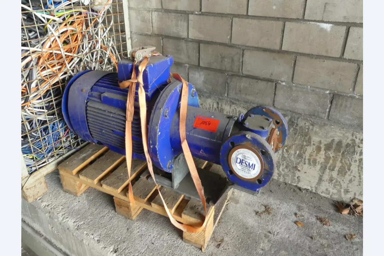 Maschinelle Einrichtung sowie Zubehör einer ehemaligen Tiefdruckerei-1