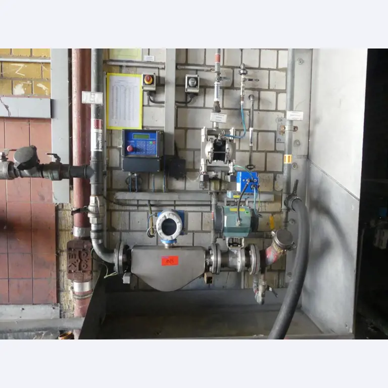 Maquinaria y accesorios de una antigua imprenta de huecograbado-1