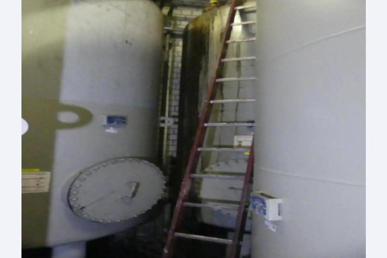 Equipement mécanique et accessoires d'une ancienne imprimerie en héliogravure-2