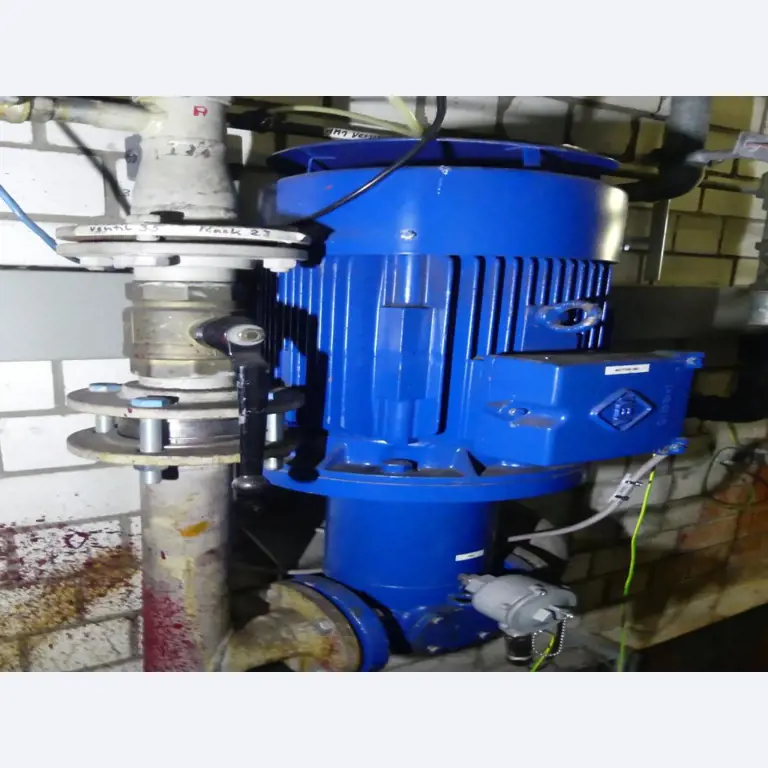 Equipement mécanique et accessoires d'une ancienne imprimerie en héliogravure-4