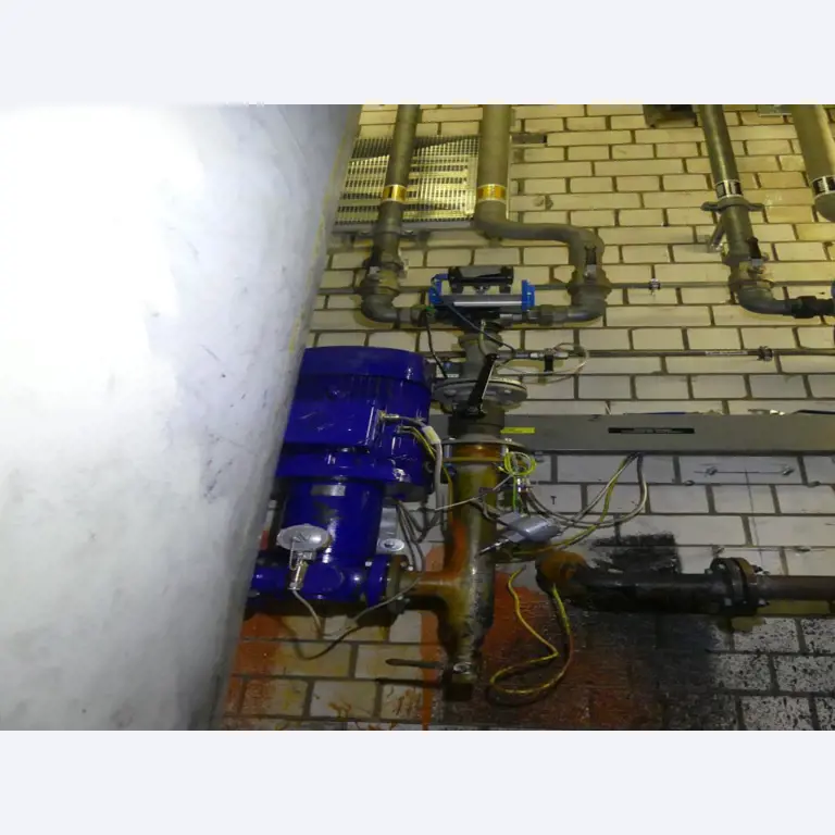 Equipement mécanique et accessoires d'une ancienne imprimerie en héliogravure-6