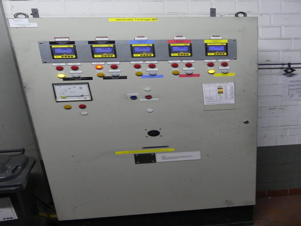 Maquinaria y accesorios de una antigua imprenta de huecograbado-7