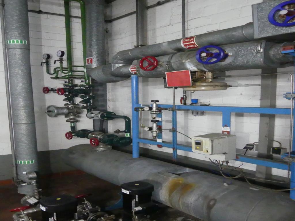 Maquinaria y accesorios de una antigua imprenta de huecograbado-4