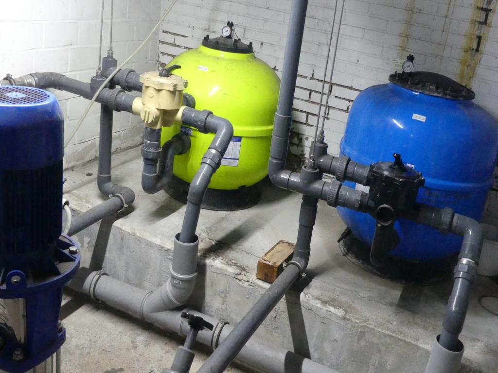 Maquinaria y accesorios de una antigua imprenta de huecograbado-9