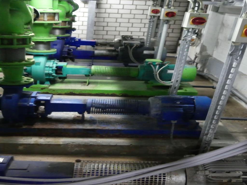 Maquinaria y accesorios de una antigua imprenta de huecograbado-10