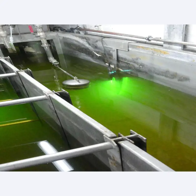 Equipement mécanique et accessoires d'une ancienne imprimerie en héliogravure-13