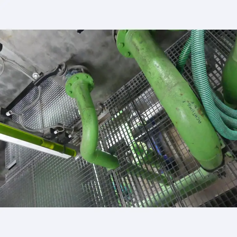 Equipement mécanique et accessoires d'une ancienne imprimerie en héliogravure-18