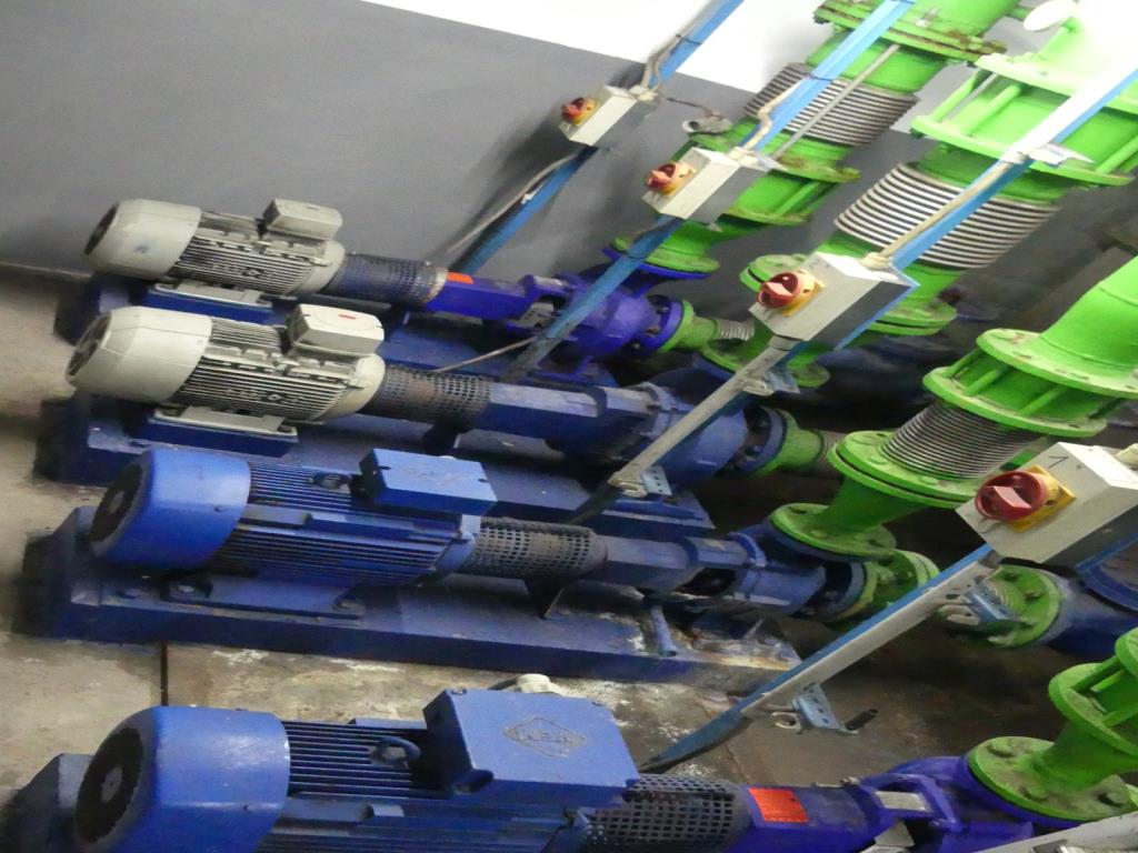 Maquinaria y accesorios de una antigua imprenta de huecograbado-21