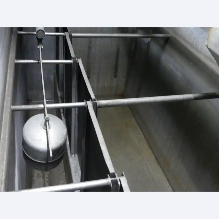 Equipement mécanique et accessoires d'une ancienne imprimerie en héliogravure-27