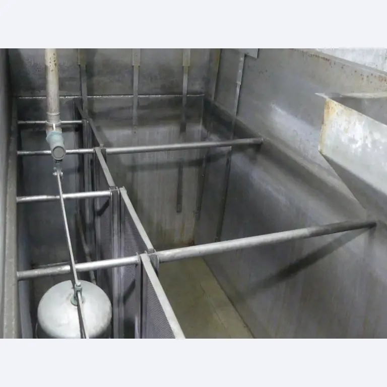 Equipement mécanique et accessoires d'une ancienne imprimerie en héliogravure-28