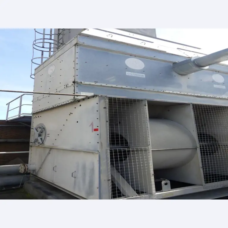 Equipement mécanique et accessoires d'une ancienne imprimerie en héliogravure-1