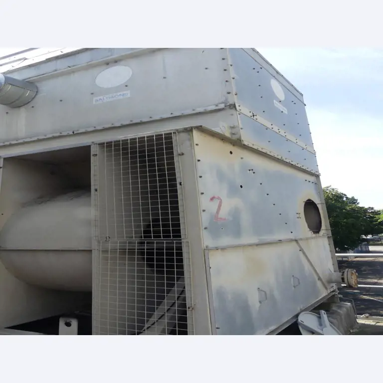 Equipement mécanique et accessoires d'une ancienne imprimerie en héliogravure-2