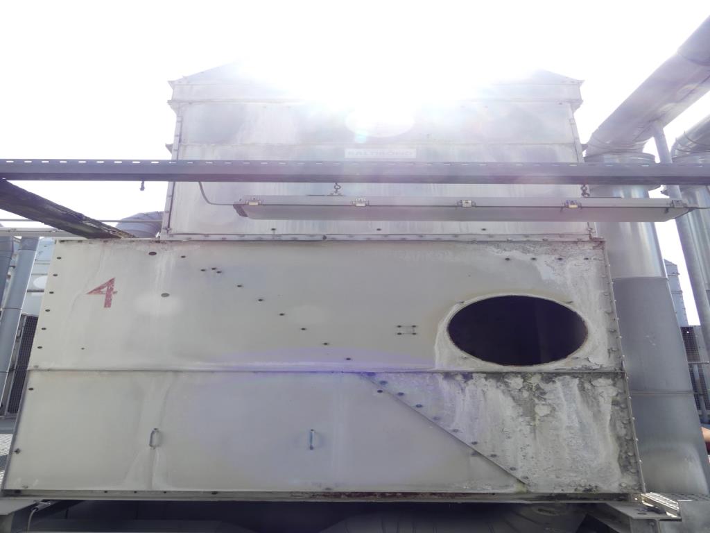 Maquinaria y accesorios de una antigua imprenta de huecograbado-3