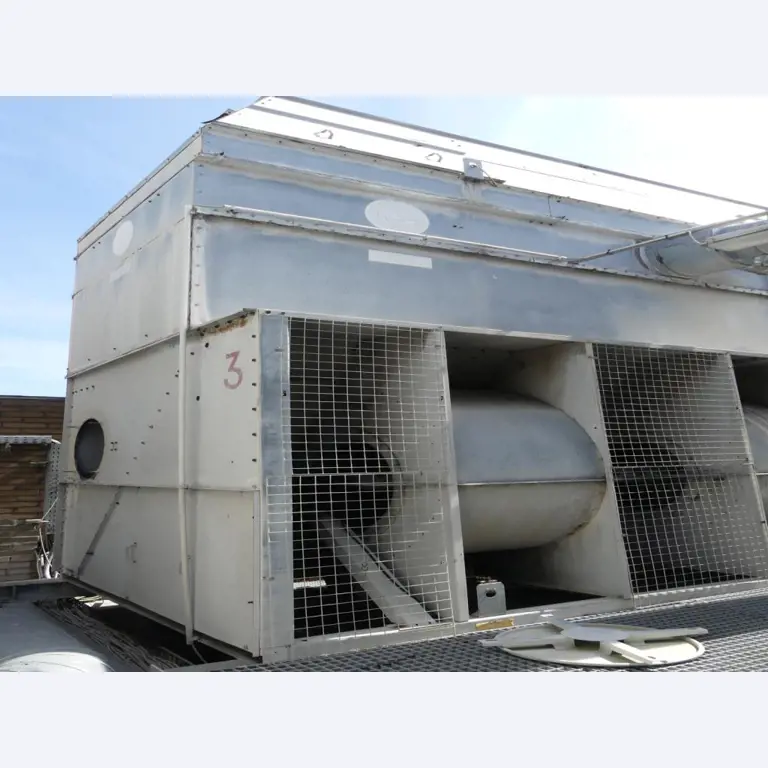 Equipement mécanique et accessoires d'une ancienne imprimerie en héliogravure-4