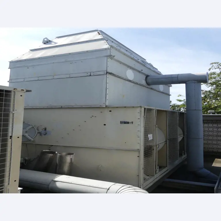 Equipement mécanique et accessoires d'une ancienne imprimerie en héliogravure-6