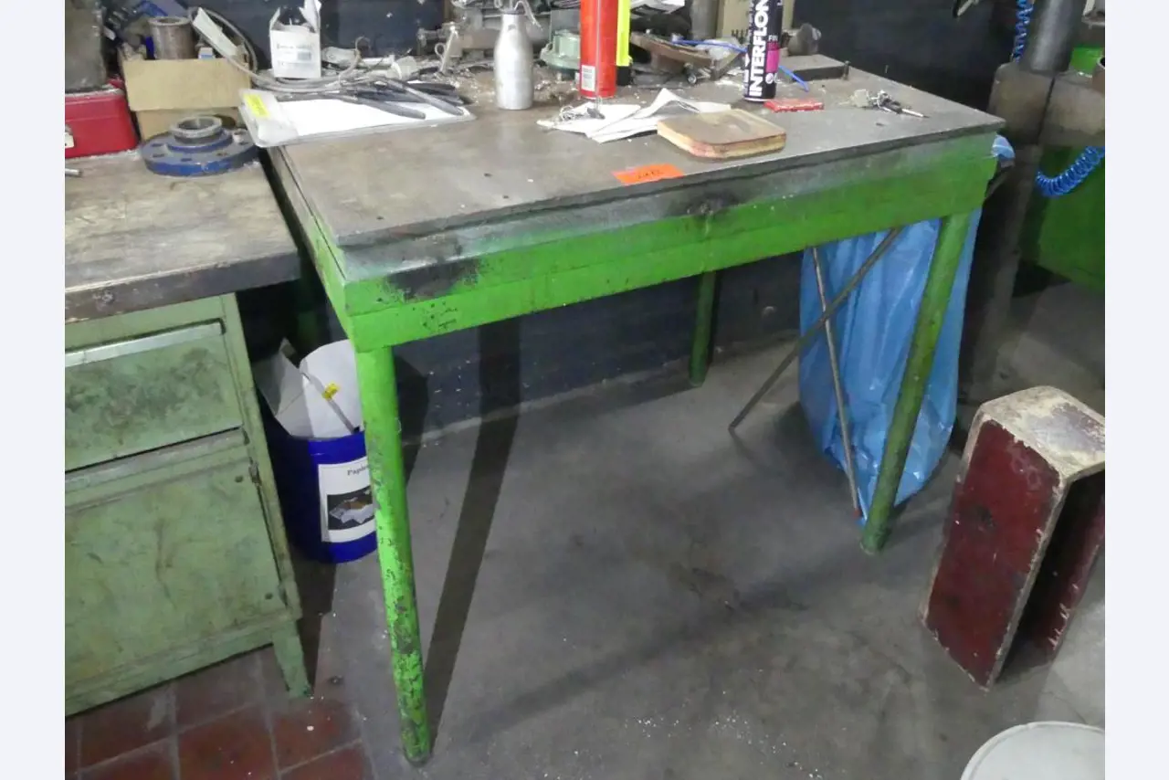 Maschinelle Einrichtung sowie Zubehör einer ehemaligen Tiefdruckerei-1