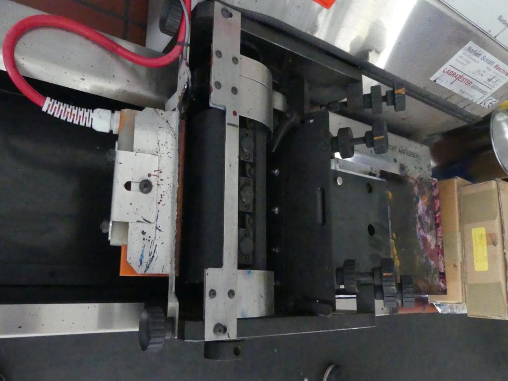 Maquinaria y accesorios de una antigua imprenta de huecograbado-3