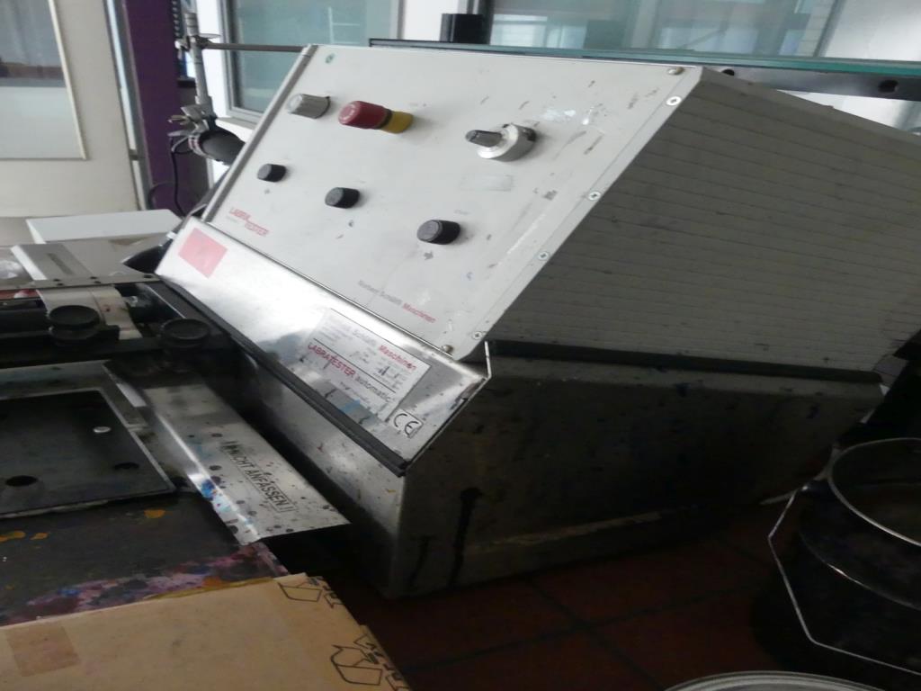 Maquinaria y accesorios de una antigua imprenta de huecograbado-5