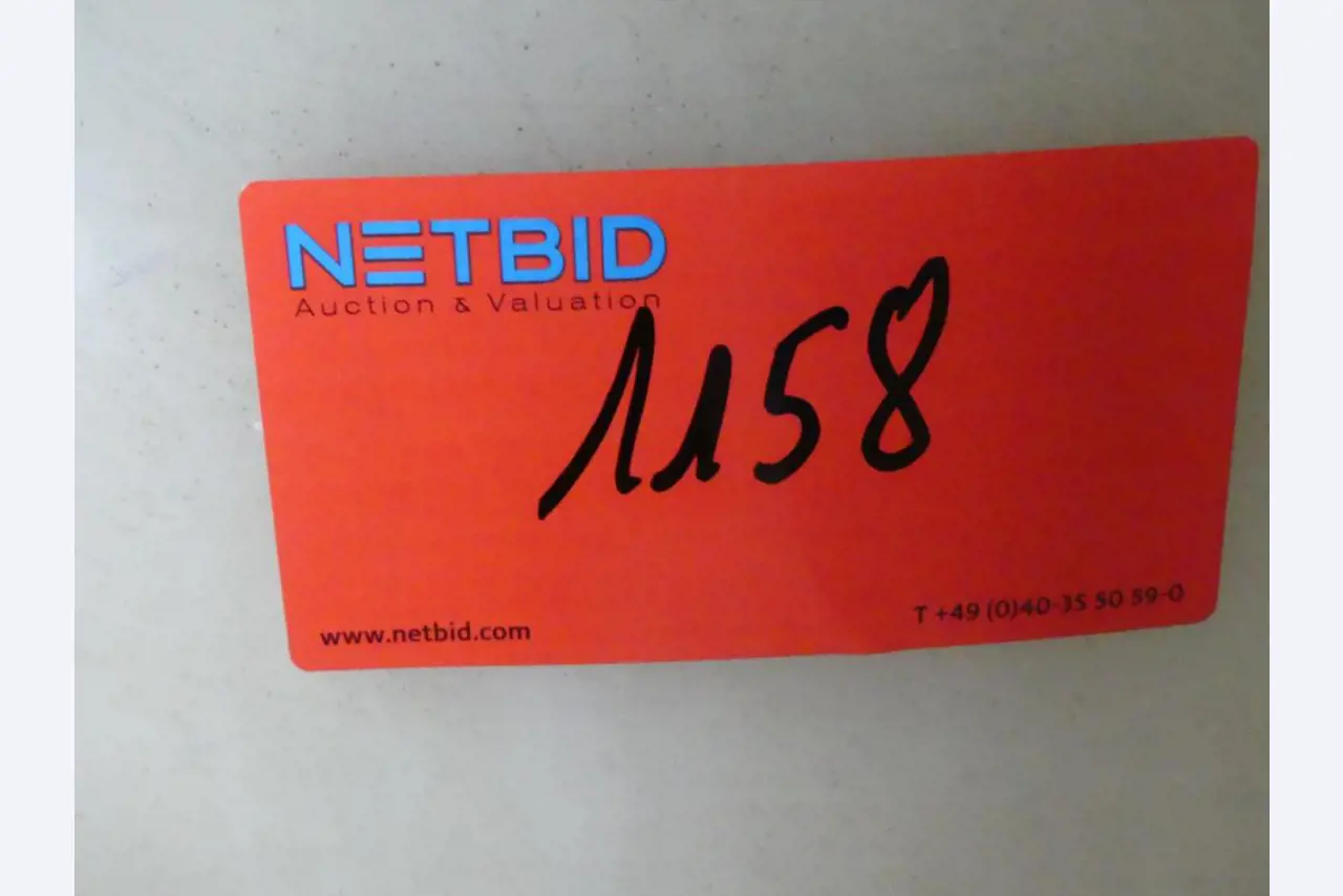 Equipement mécanique et accessoires d'une ancienne imprimerie en héliogravure-3