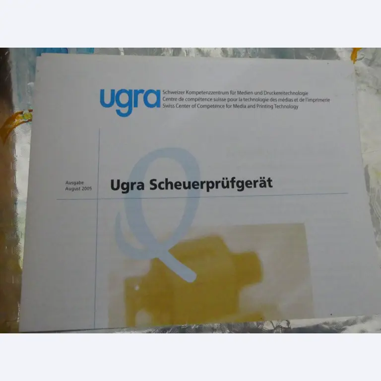 Maquinaria y accesorios de una antigua imprenta de huecograbado-2