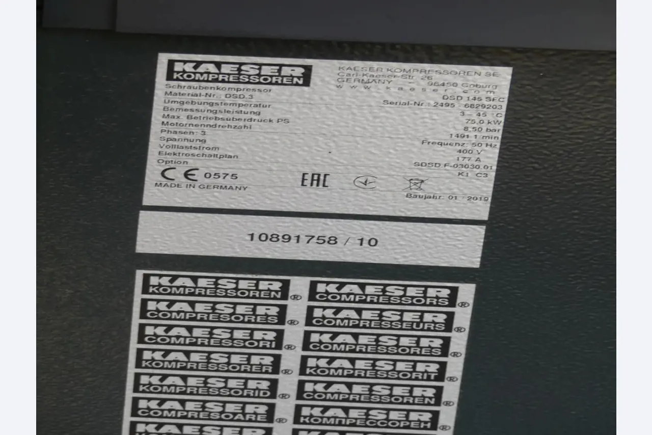 Equipement mécanique et accessoires d'une ancienne imprimerie en héliogravure-2