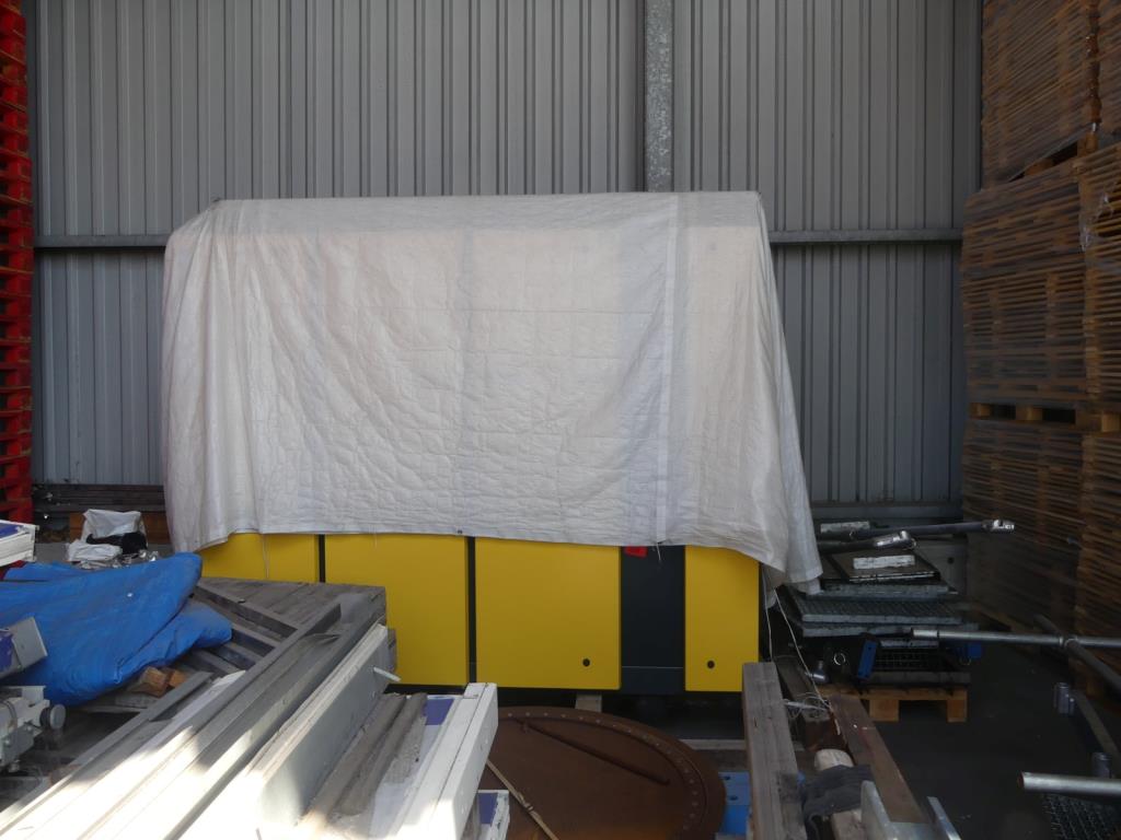 Maquinaria y accesorios de una antigua imprenta de huecograbado-1