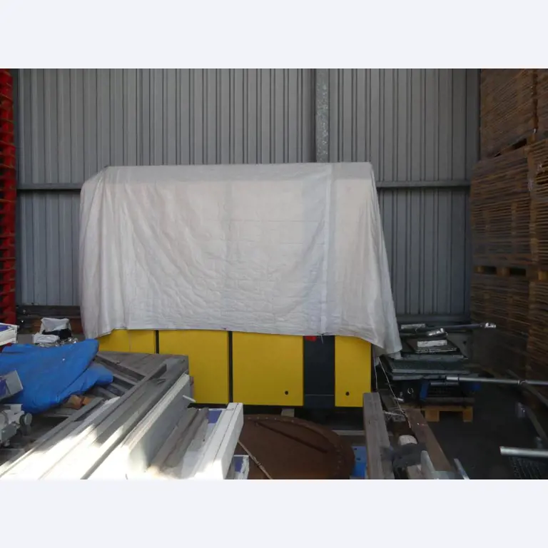 Equipement mécanique et accessoires d'une ancienne imprimerie en héliogravure-1