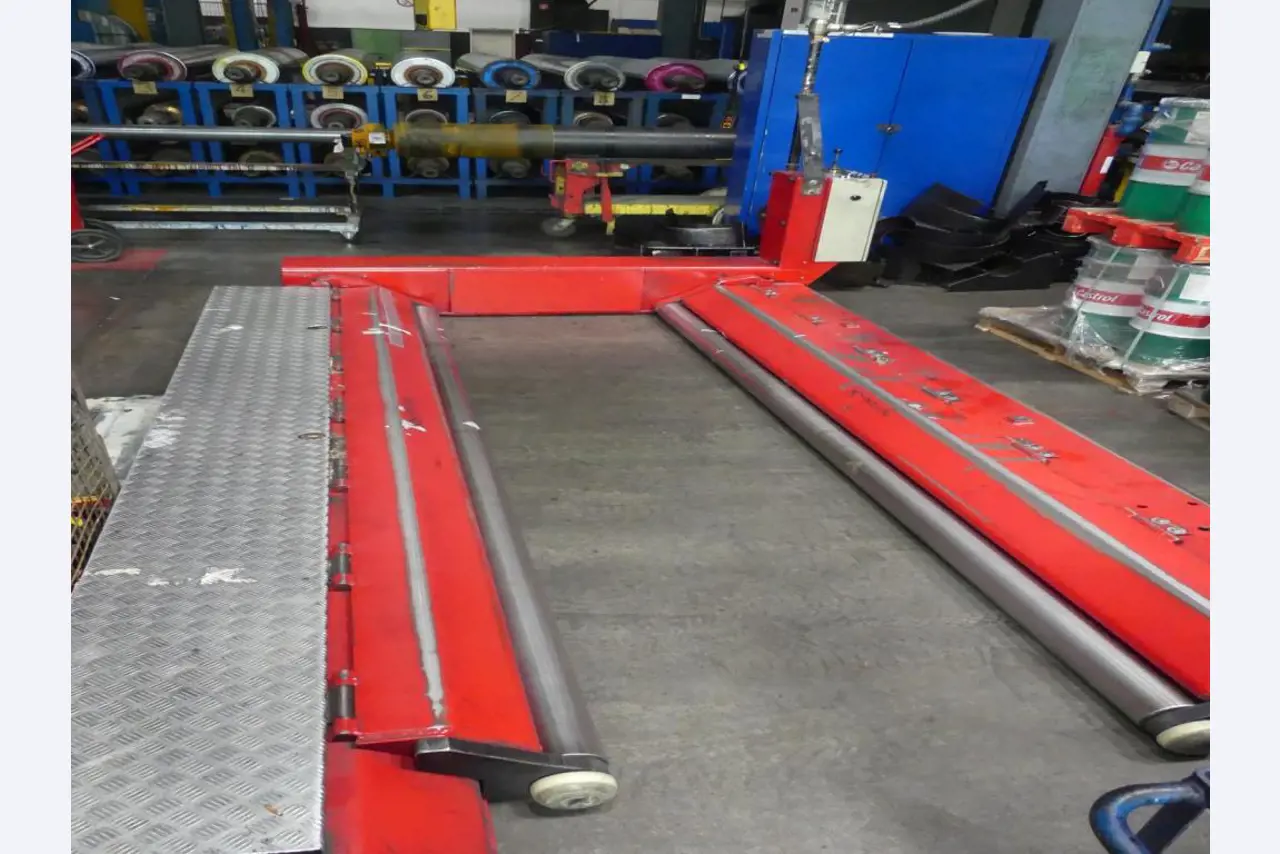 Maschinelle Einrichtung sowie Zubehör einer ehemaligen Tiefdruckerei-4