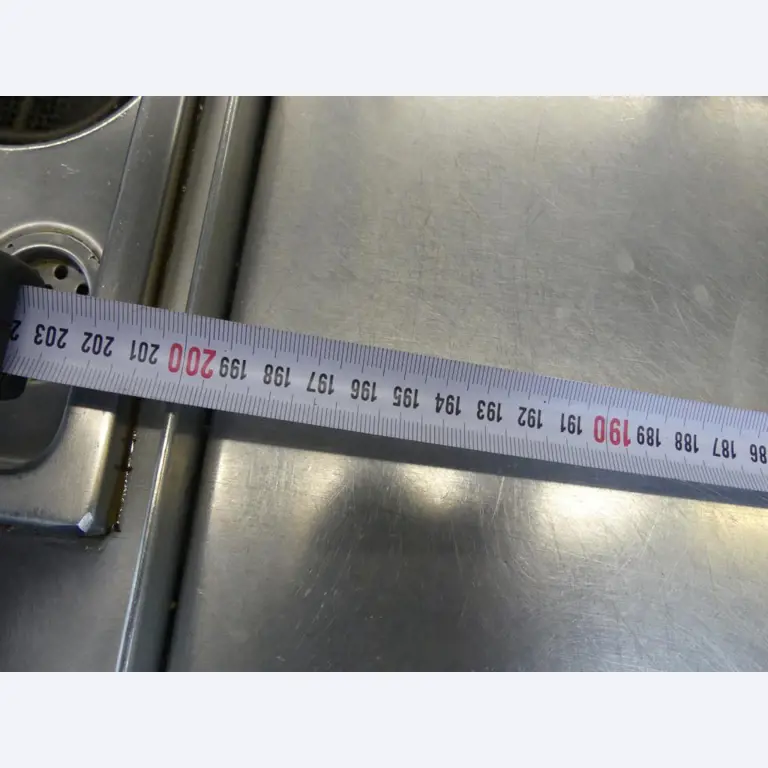 Maquinaria y accesorios de una antigua imprenta de huecograbado-3