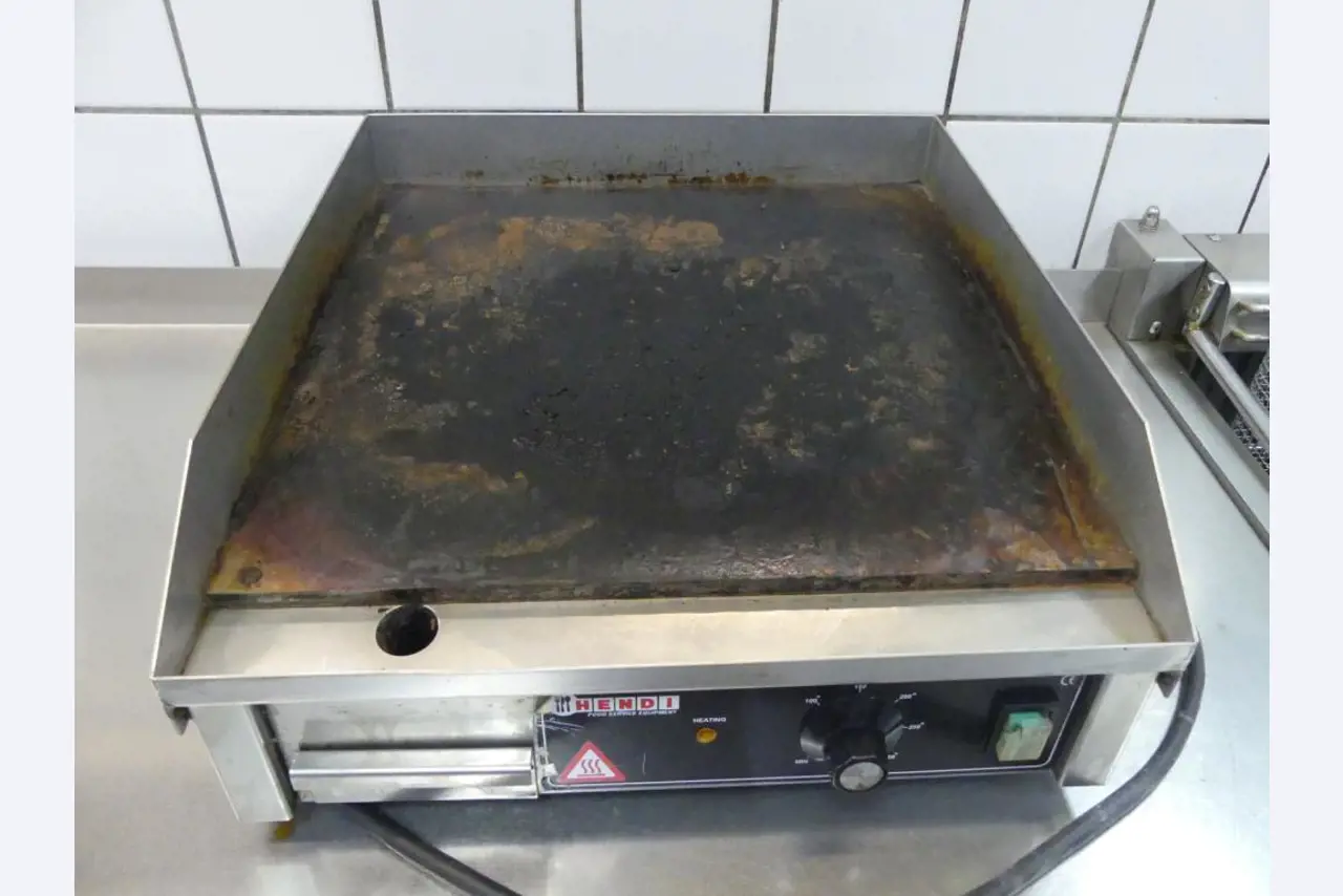 Maschinelle Einrichtung sowie Zubehör einer ehemaligen Tiefdruckerei-2