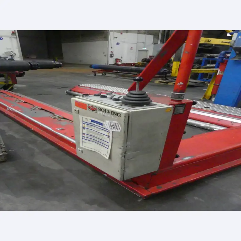 Equipement mécanique et accessoires d'une ancienne imprimerie en héliogravure-1