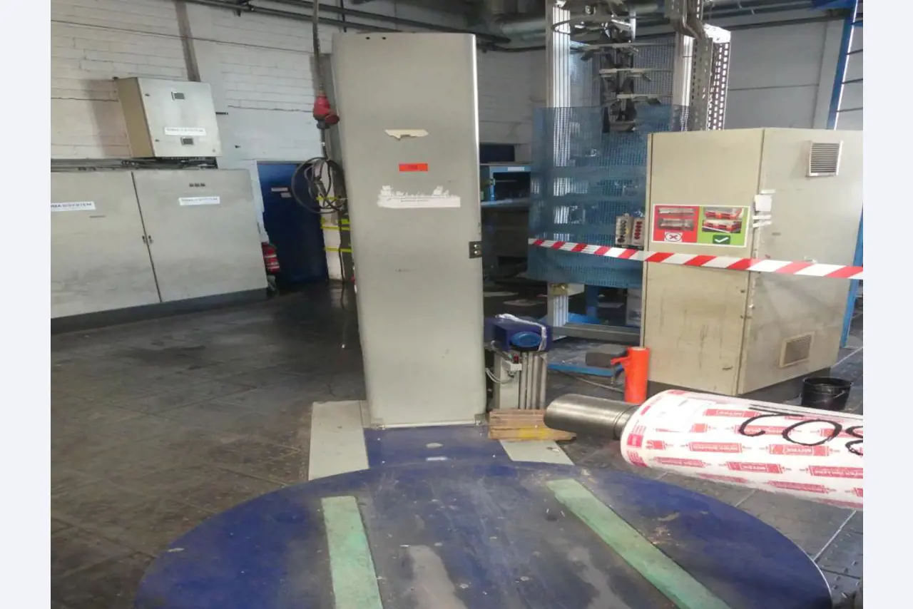 Maschinelle Einrichtung sowie Zubehör einer ehemaligen Tiefdruckerei-1